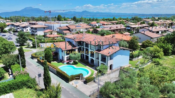 appartamento in vendita a Sirmione in zona Chiodi