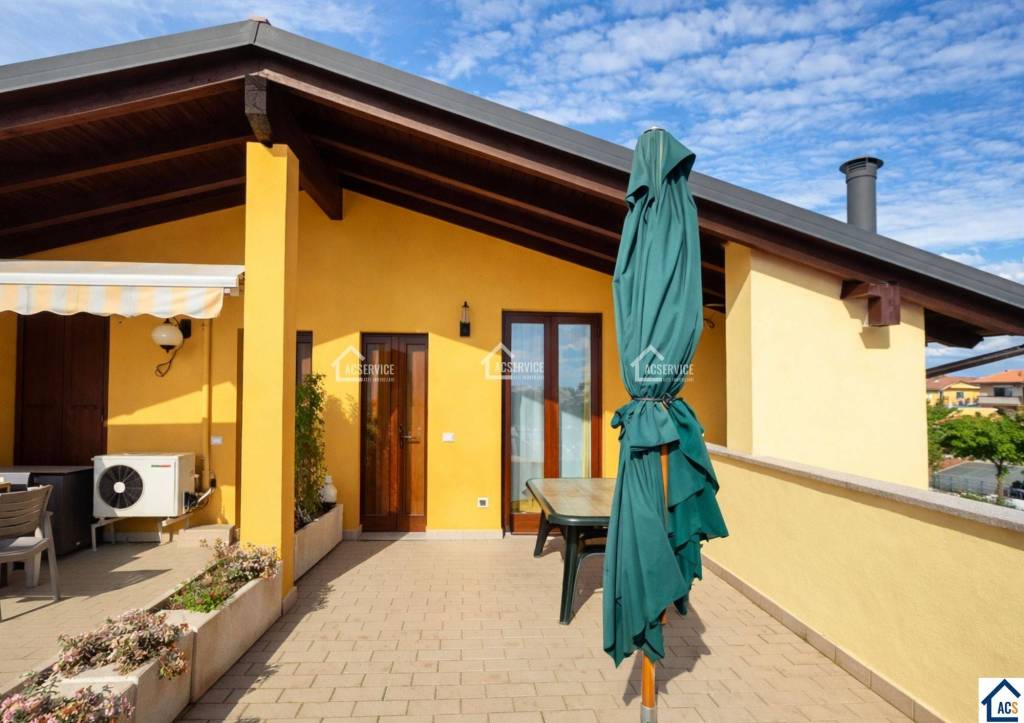 appartamento in vendita a Sirmione in zona Lugana