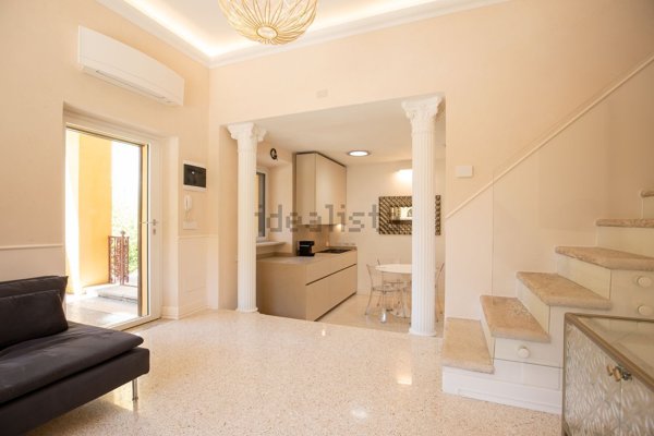 casa indipendente in vendita a Sirmione
