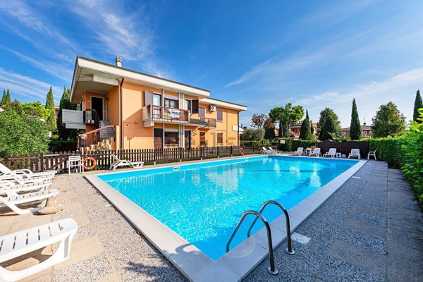 appartamento in vendita a Sirmione in zona Colombare