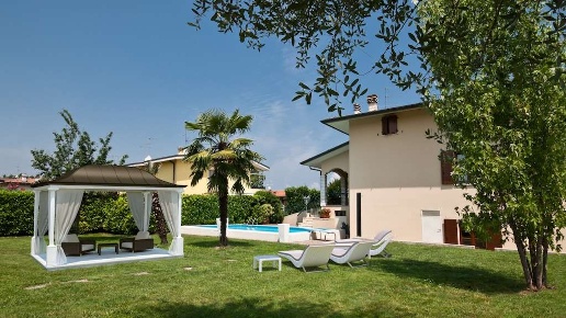 casa indipendente in vendita a Sirmione