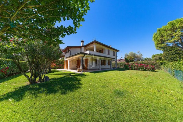 casa indipendente in vendita a Sirmione