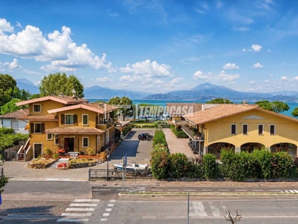appartamento in vendita a Sirmione in zona Lugana