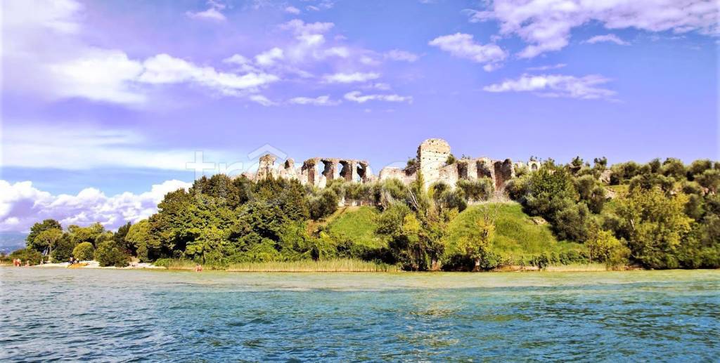 casa indipendente in vendita a Sirmione