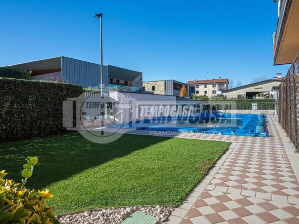 appartamento in vendita a Sirmione in zona Lugana