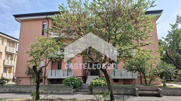 appartamento in vendita a Sirmione in zona Lugana