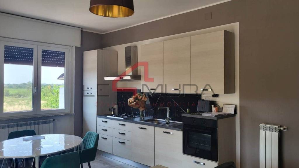 appartamento in vendita a Sirmione in zona Chiodi