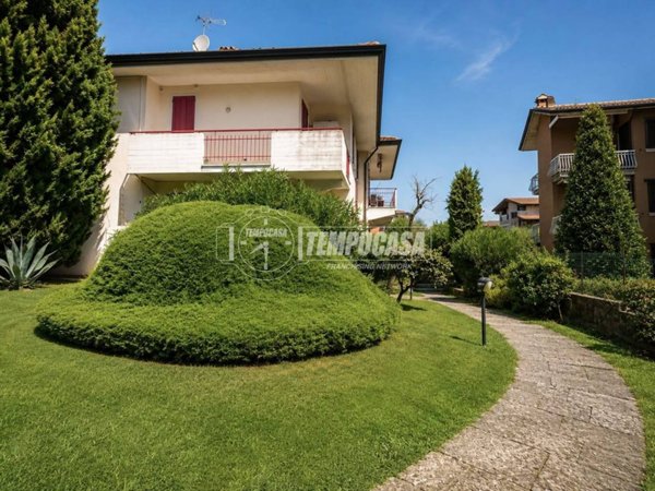 appartamento in vendita a Sirmione in zona Colombare