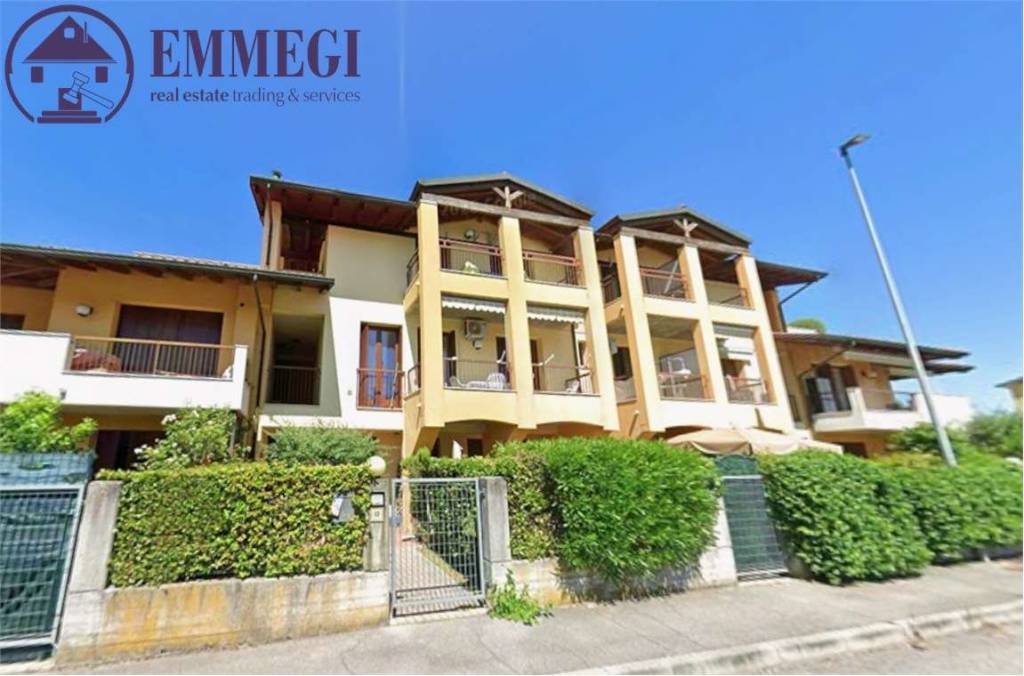 appartamento in vendita a Sirmione in zona Lugana