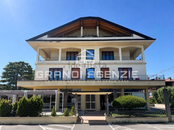 appartamento in vendita a Sirmione in zona Lugana
