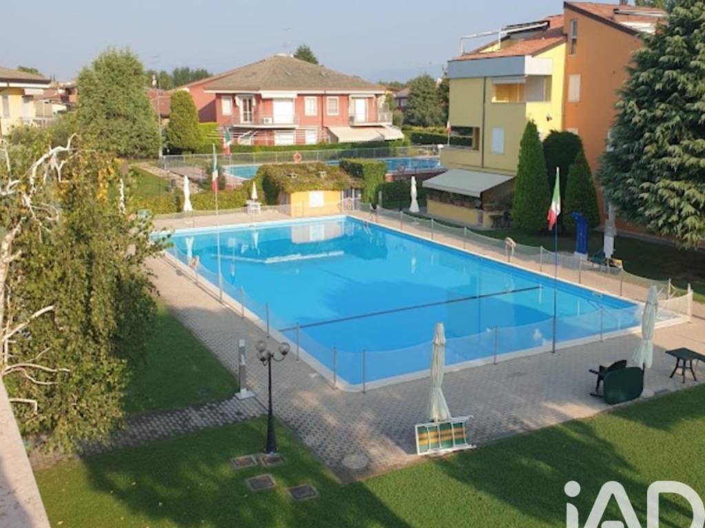 appartamento in vendita a Sirmione in zona Colombare