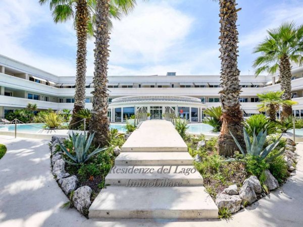 appartamento in vendita a Sirmione in zona Colombare