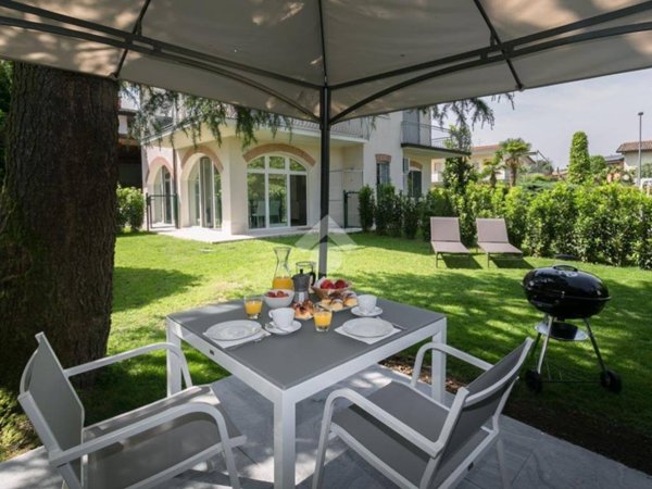 casa indipendente in vendita a Sirmione in zona Taffella