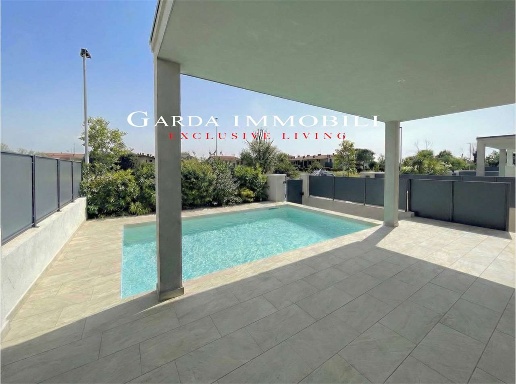 casa indipendente in vendita a Sirmione in zona Chiodi