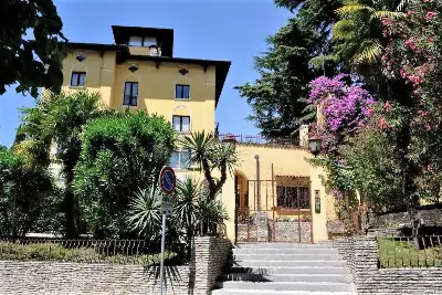 casa indipendente in vendita a Sirmione