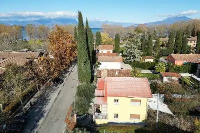 casa indipendente in vendita a Sirmione