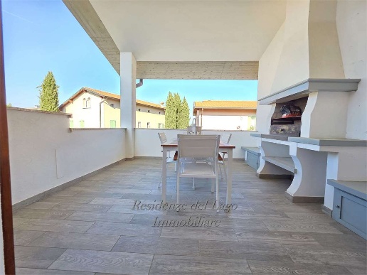 appartamento in vendita a Sirmione in zona Colombare