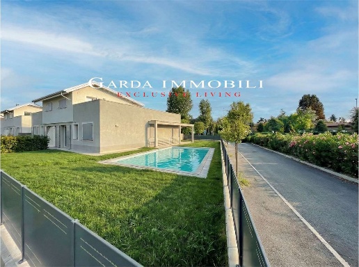 casa indipendente in vendita a Sirmione in zona Chiodi