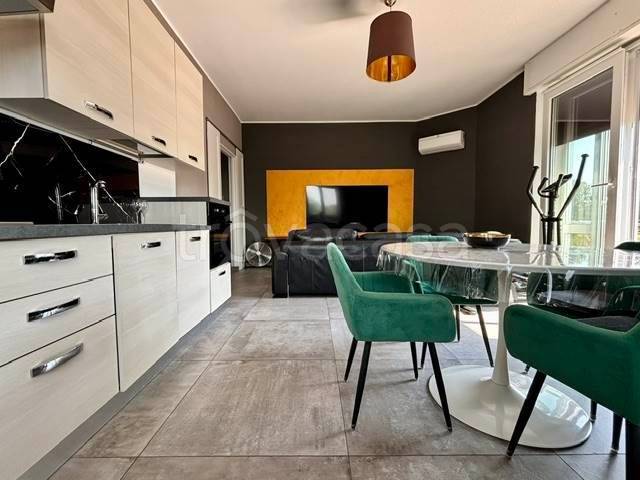 appartamento in vendita a Sirmione in zona Chiodi
