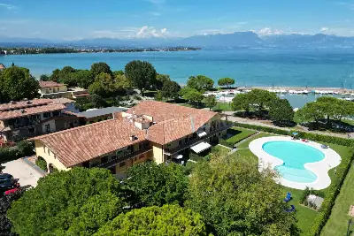 appartamento in vendita a Sirmione in zona Lugana