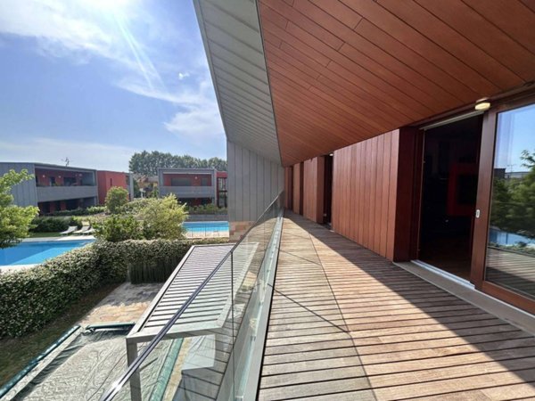 appartamento in vendita a Sirmione in zona Lugana