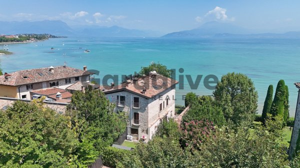 casa indipendente in vendita a Sirmione in zona Lugana