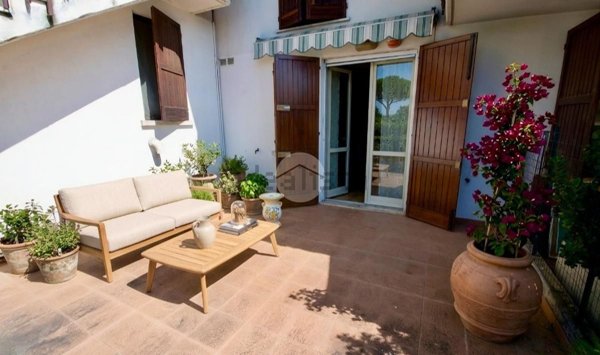 appartamento in vendita a Sirmione in zona Colombare