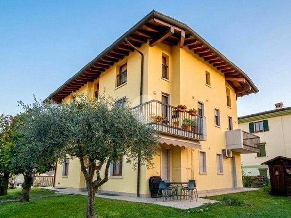appartamento in vendita a Sirmione in zona Colombare