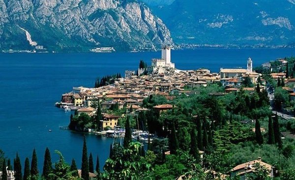 albergo in vendita a Sirmione