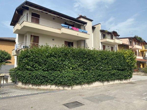 appartamento in vendita a Sirmione in zona Colombare