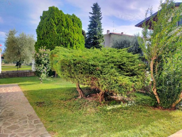 appartamento in vendita a Sirmione in zona Colombare