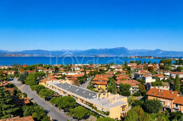 appartamento in vendita a Sirmione in zona Colombare
