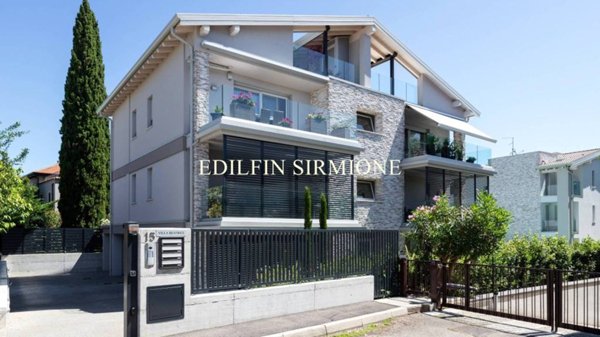 appartamento in vendita a Sirmione in zona Colombare