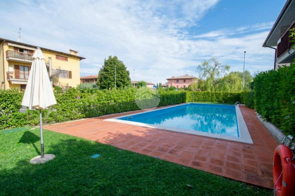 appartamento in vendita a Sirmione in zona Colombare