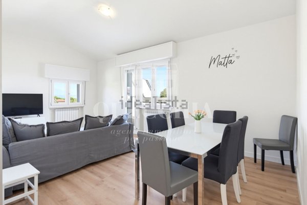 appartamento in vendita a Sirmione in zona Colombare
