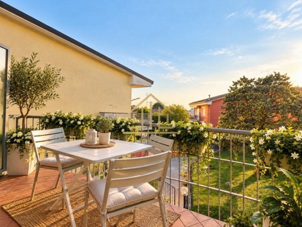 appartamento in vendita a Sirmione in zona Lugana