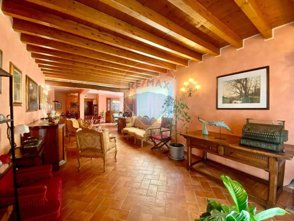 appartamento in vendita a Sirmione in zona Colombare