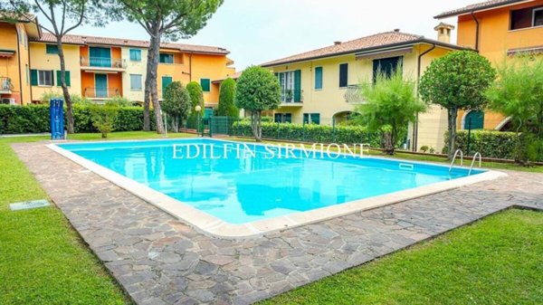 appartamento in vendita a Sirmione in zona Colombare