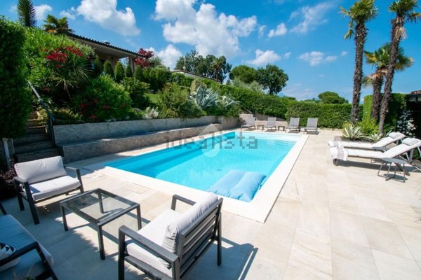 casa indipendente in vendita a Soiano del Lago