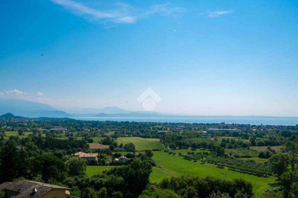casa indipendente in vendita a Soiano del Lago