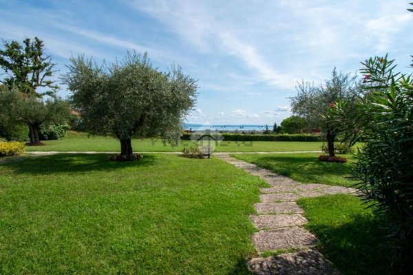 casa indipendente in vendita a Soiano del Lago