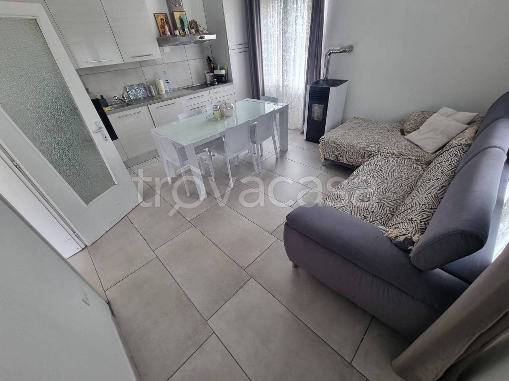 casa indipendente in vendita a Soiano del Lago