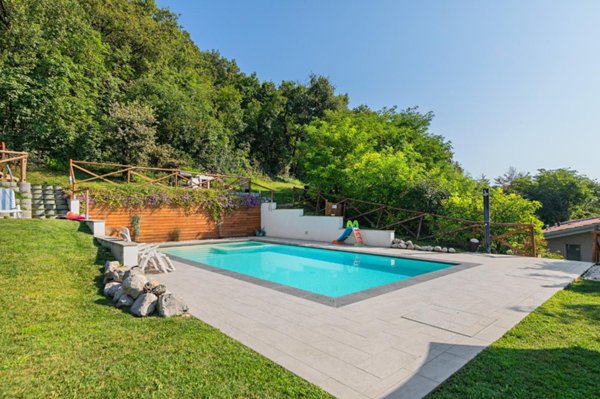 casa indipendente in vendita a Soiano del Lago