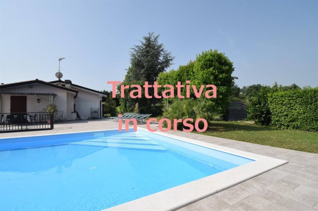 casa indipendente in vendita a Soiano del Lago