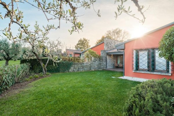 casa indipendente in vendita a Soiano del Lago