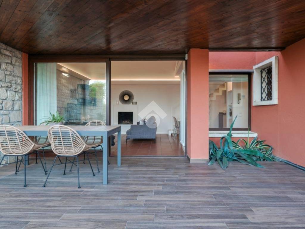 casa indipendente in vendita a Soiano del Lago