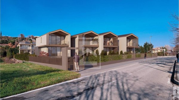 casa indipendente in vendita a Soiano del Lago