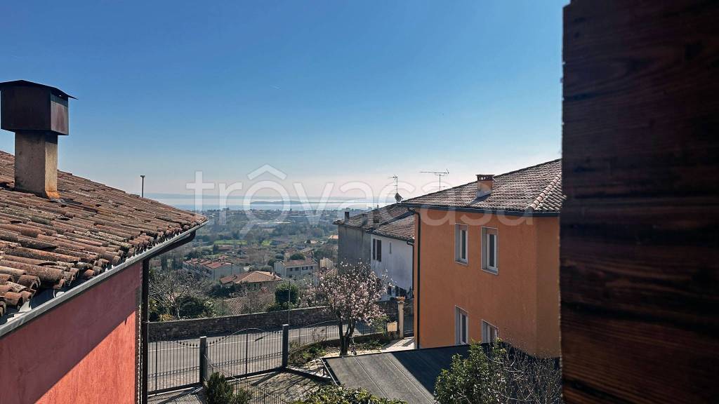 casa indipendente in vendita a Soiano del Lago