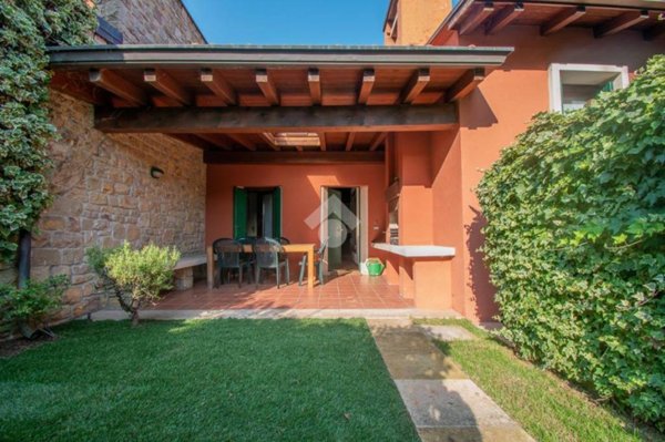 casa indipendente in vendita a Soiano del Lago