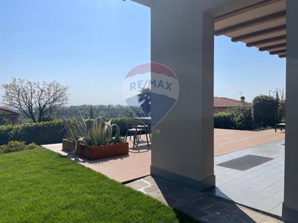 casa indipendente in vendita a Soiano del Lago